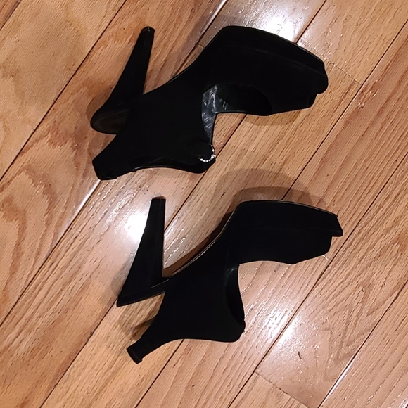 Marc Fisher Suede Shoes - Picture 6 of 13